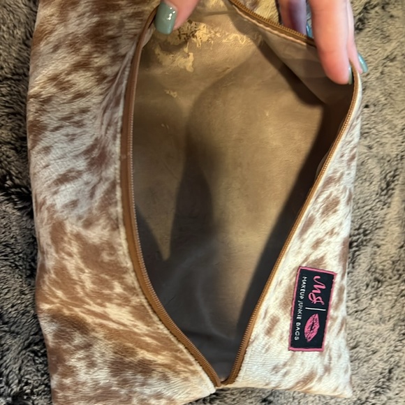 Makeup Junkie Cosmetic Bag - Picture 4 of 4